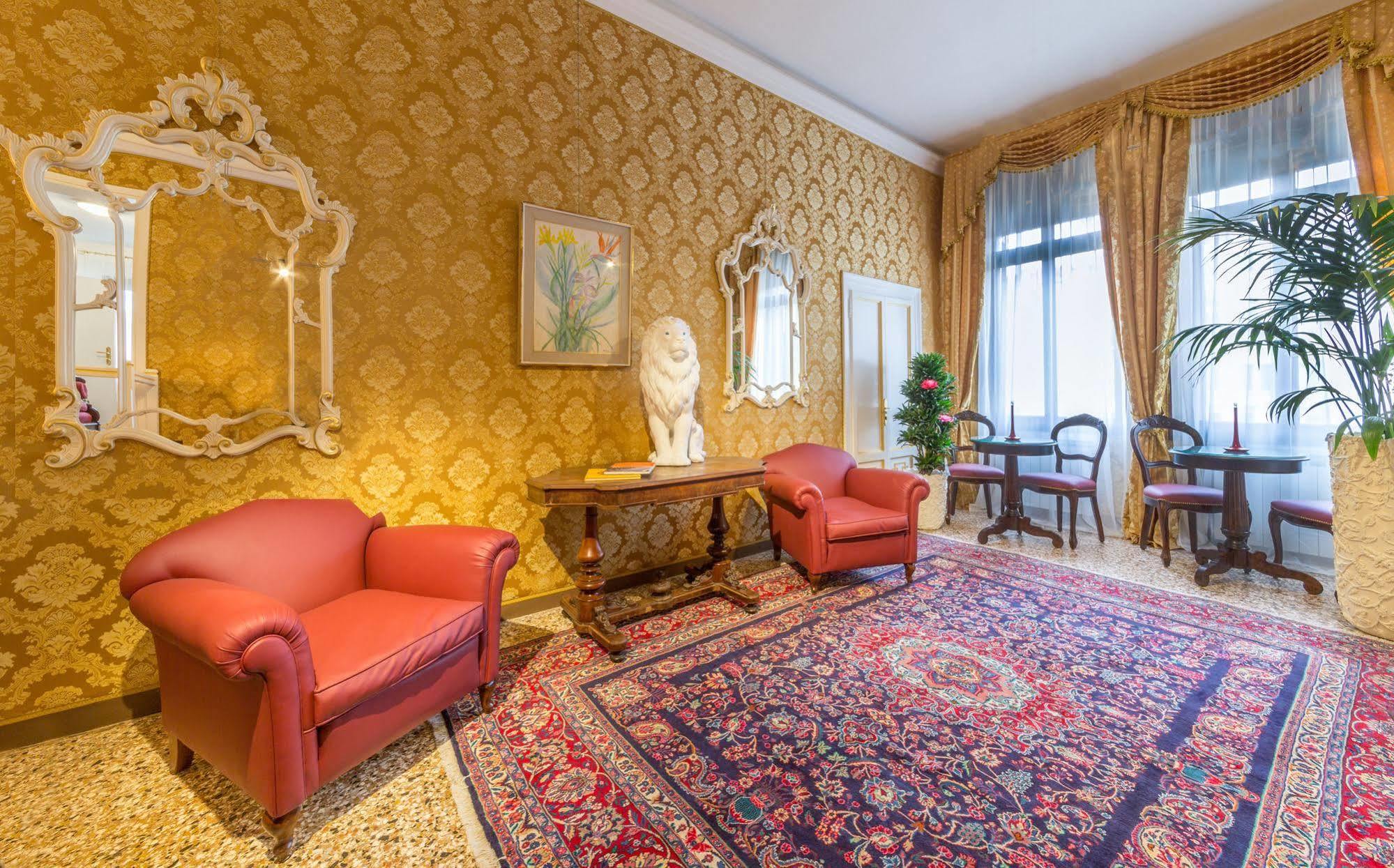 Friendly - Luxury In