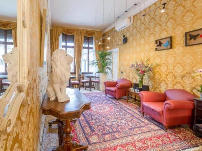 Friendly - Luxury In
